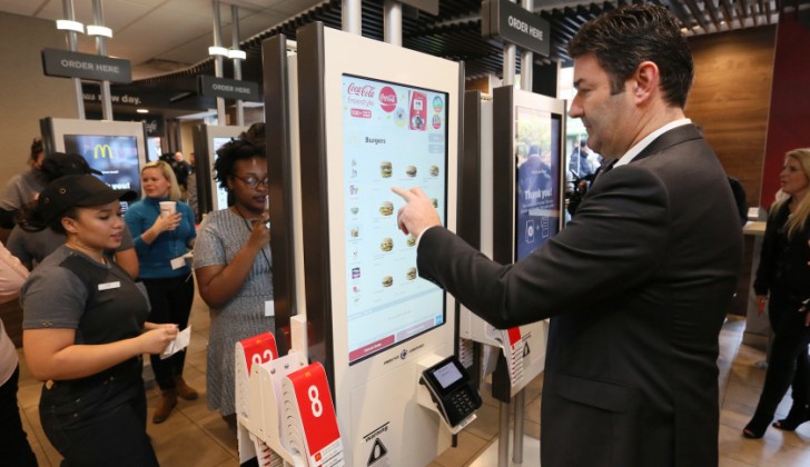 McDonald’s ปรับตัวรับเทคโนโลยีสมัยใหม่ ออเดอร์ออนไลน์จ่ายผ่านสมาร์ทโฟน