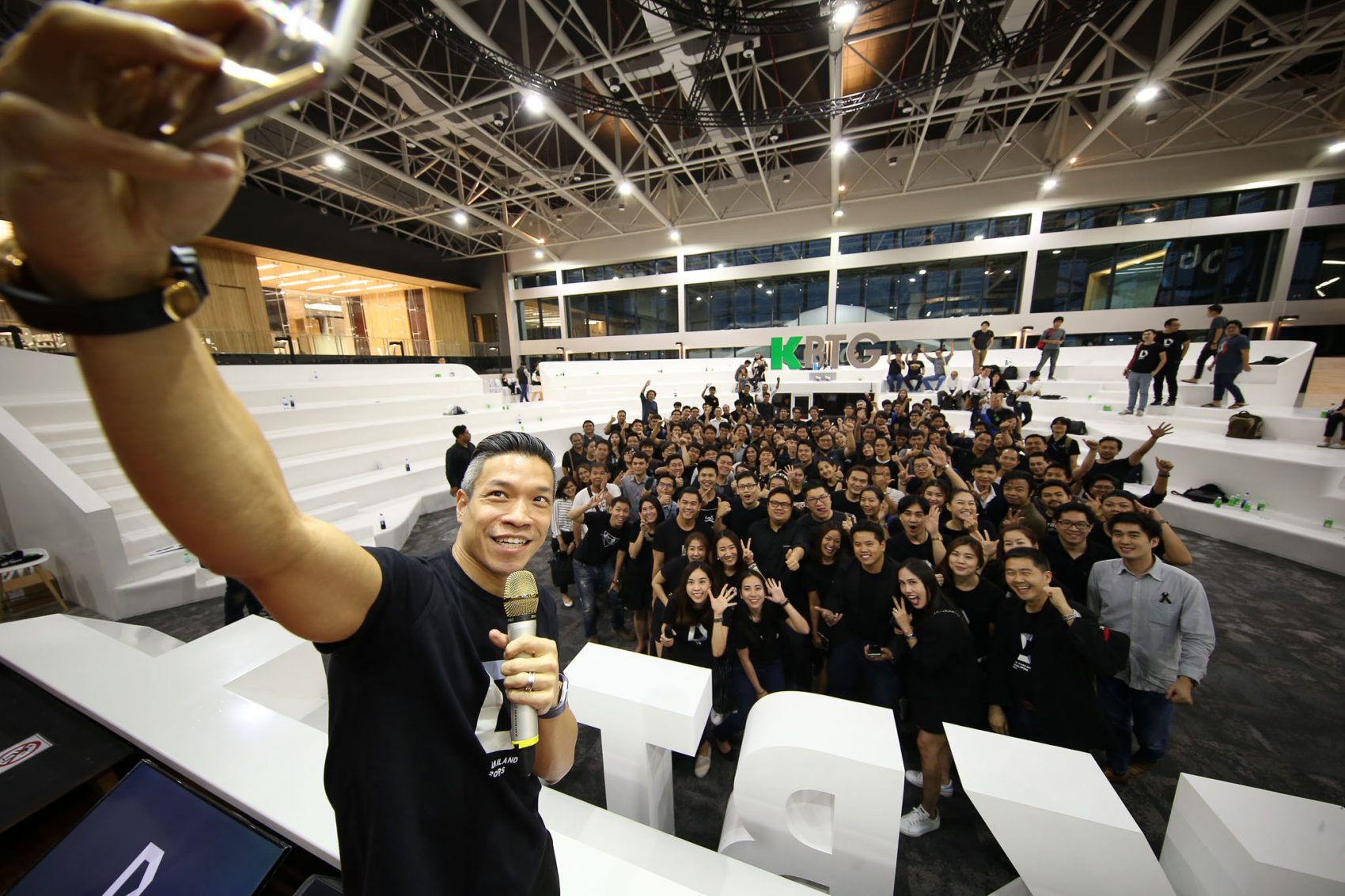 LINE ประเทศไทยจัด LINE THAILAND DEVELOPERS 2016 ประกาศฟีเจอร์ใหม่ ปล่อย API สำหรับนักพัฒนา