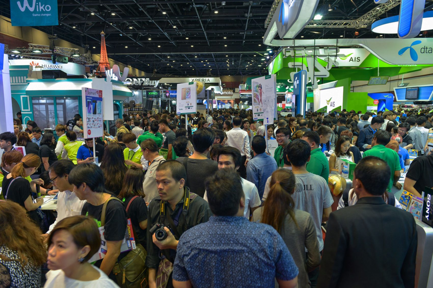 Thailand Mobile Expo 2017 ยอดเงินสะพัดทะลุเป้า ส่งผลตลาดมือถือคึกคักต่อเนื่องรับต้นปี