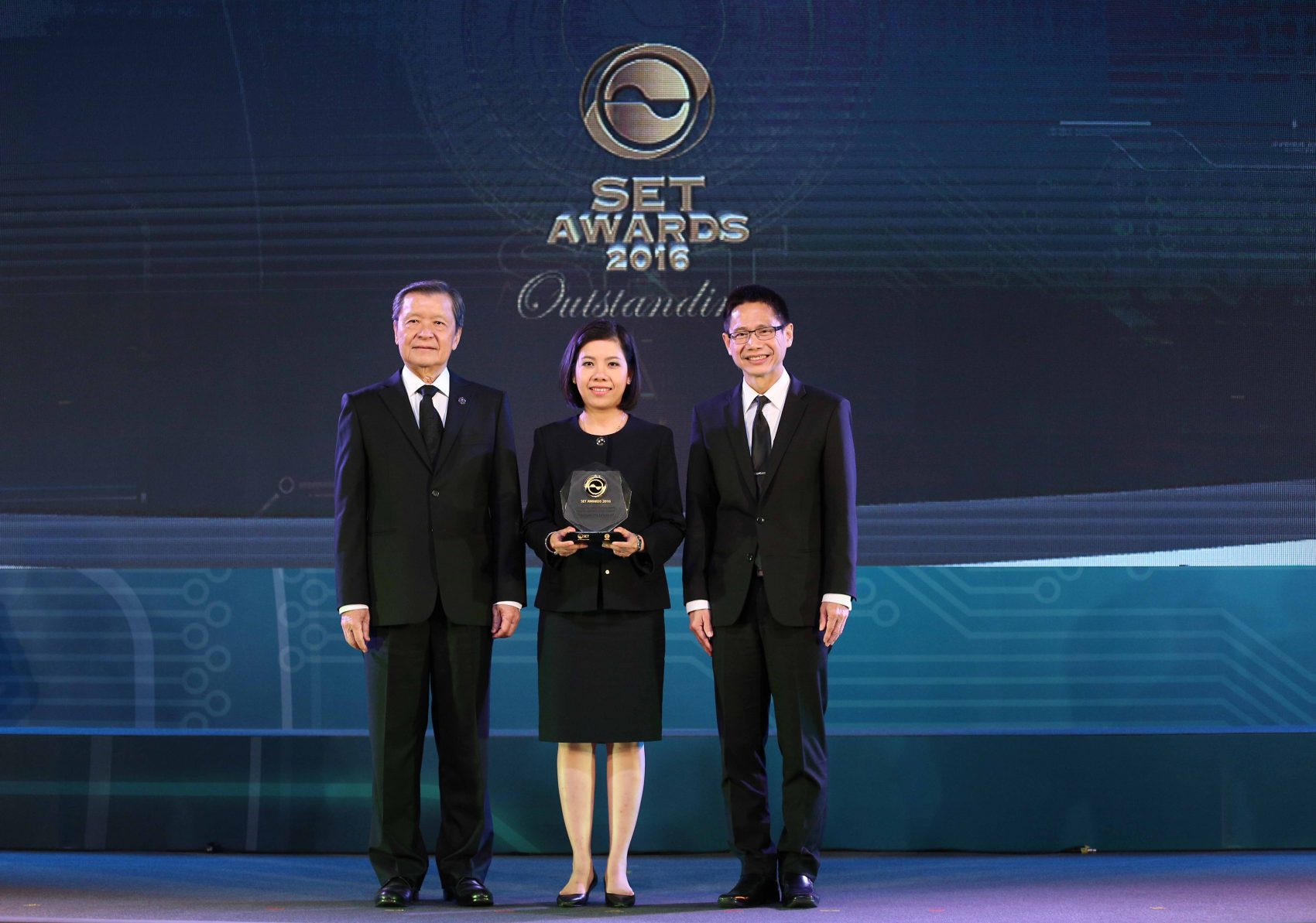 เอไอเอส รับรางวัล บริษัทจดทะเบียนด้านนักลงทุนสัมพันธ์ดีเด่น ต่อเนื่องเป็นปีที่ 5