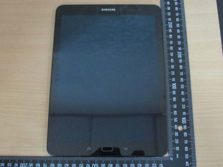 ภาพหลุดตัวเครื่อง Samsung Galaxy Tab S3 พร้อมขึ้นรับรองที่ไต้หวันแล้ว