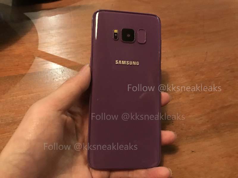 เผยภาพเครื่องจริง Galaxy S8 สีม่วง พร้อมรูปหูฟัง AKG ที่อาจแถมมาในกล่อง