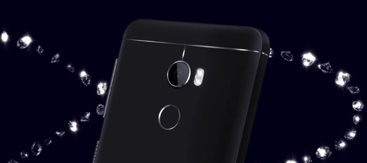 ทัพเสริม HTC One X10 แบตเตอรี่ 4000 เปิดตัวเพิ่มในตลาดรัสเซีย