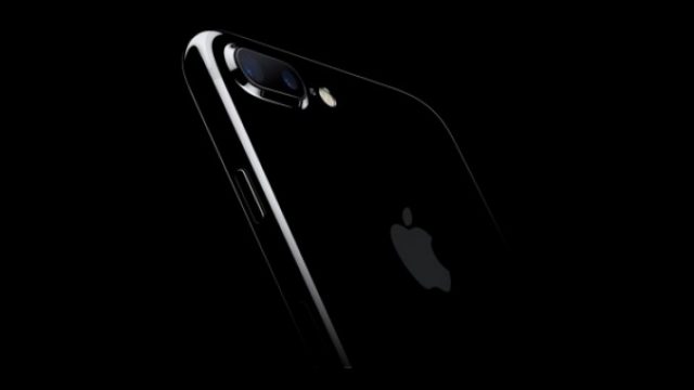 ลือข้ามปี!? เผย iPhone 9 มีจอ OLED สองรุ่น ขนาด 5.28″ กับ 6.46″