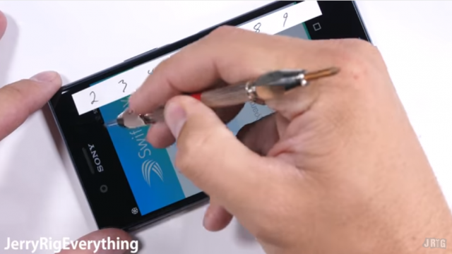 รอดไหม? คลิปทดสอบ Sony Xperia XZ Premium ทั้งเผา ขูด จับหัก