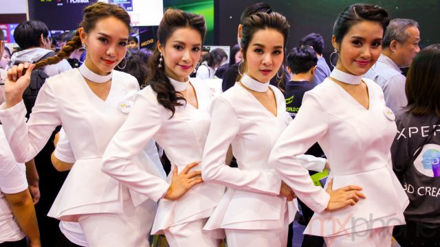 ของมันต้องมี! รวมภาพพริตตี้ Thailand Mobile Expo 2017 บูธไหนน่าไปมาดูกัน