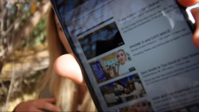โซเชียลทำพิษ! วิศวกร Apple โดนอัปเปหิหลังลูกสาวลงคลิปอวด iPhone X ลง YouTube