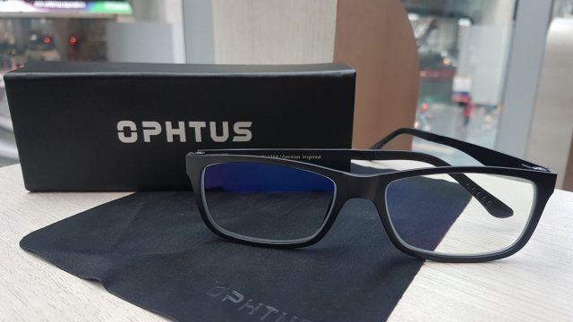 [Review] Ophtus UL-1364 แว่นกรองแสงงานดีที่วัสดุ NOVA ULTEM และเลนส์ RetinaX ใส่เล่นมือถือก็ได้ ใส่เล่นคอมก็เหมาะ