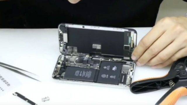 ขายแล้วแกะได้! ชำแหละ iPhone X ใช้โครงสร้างเหมือนรุ่นก่อนแต่ใส่แบตเตอรี่สองก้อน