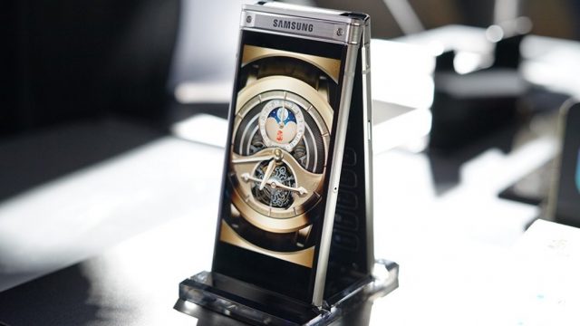มาแล้ว Samsung W2018 สมาร์ทโฟนฝาพับเกรดพรีเมี่ยม รุ่นท็อปแพงสุด 79,xxx บาท