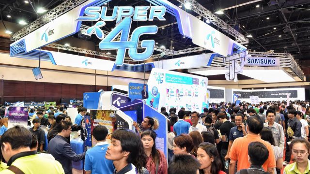 dtac เปิดตัวครั้งแรกในไทย กับตู้ เสี่ยง เซียม ซิม พร้อมมอบสุดยอดข้อเสนอ สมาร์ทโฟน 4G ในงาน TME 2018