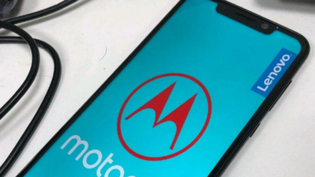 หลุดภาพ Motorola One Power สมาร์ทโฟน Android One รุ่นแรกของค่ายที่มีรอยบาก