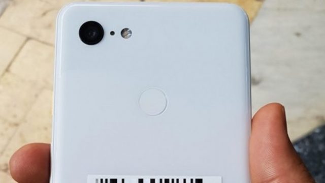 หลุดภาพเครื่องต้นแบบ Google Pixel 3 XL สีขาว จอติ่ง กล้องเดี่ยว