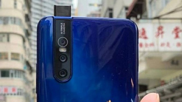 เผยภาพเครื่องจริง vivo V15 Pro เครื่องสีน้ำเงิน ก่อนเปิดตัววีคหน้า