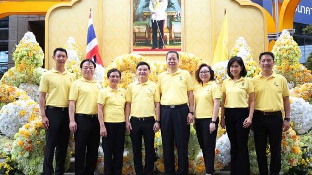 ผู้บริหาร AIS นำทีมถวายความจงรักภักดี แด่พระบาทสมเด็จพระเจ้าอยู่หัว