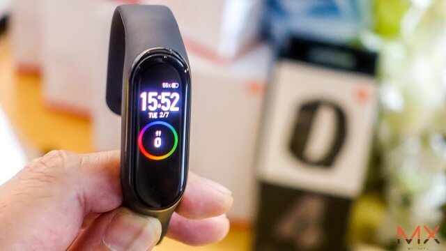 Xiaomi Mi Smart Band 4 พร้อมขายในไทย เคาะที่ 1,290 บาท