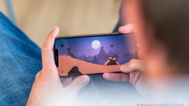 ลือ iPhone ปี 2020 จะใช้จอ OLED ที่มีความยืดหยุ่นของค่าย LG