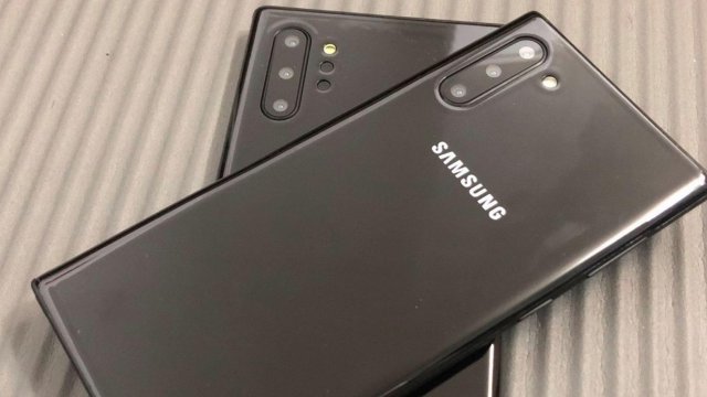 เทียบไซส์ Samsung Galaxy Note10 กับ Galaxy Note10+ ผ่านเครื่องดัมมี่