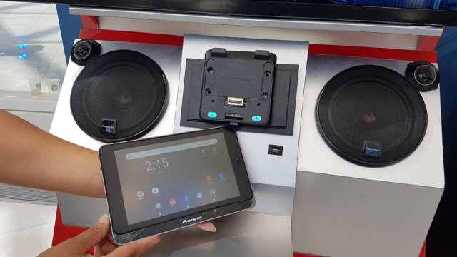 Pioneer เปิดตัวจอทีวีติดรถยนต์รุ่นใหม่ ดู YouTube, Netflix เล่น LINE, Facebook ได้