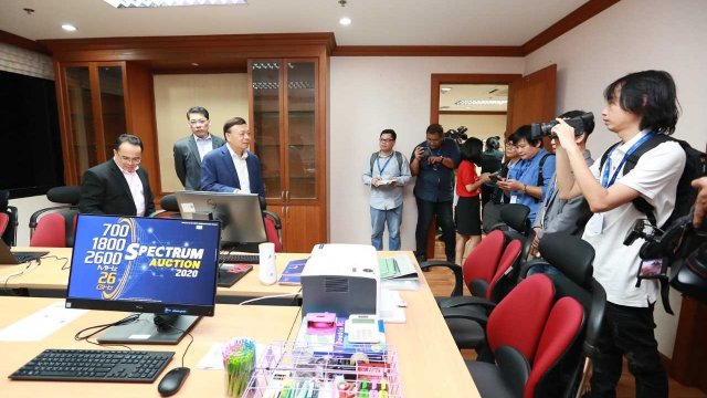 กสทช. พาสื่อมวลชนเยี่ยมชมห้องประมูล 5G โชว์ความพร้อมก่อนการประมูล 16 ก.พ.นี้