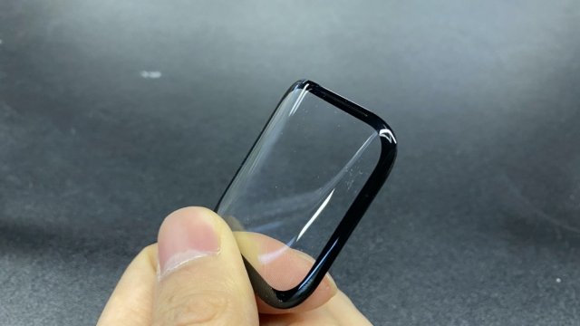 หลุดวัสดุกระจกจอโค้ง 3D คาดว่าเป็นหน้าจอ Oppo Smartwatch