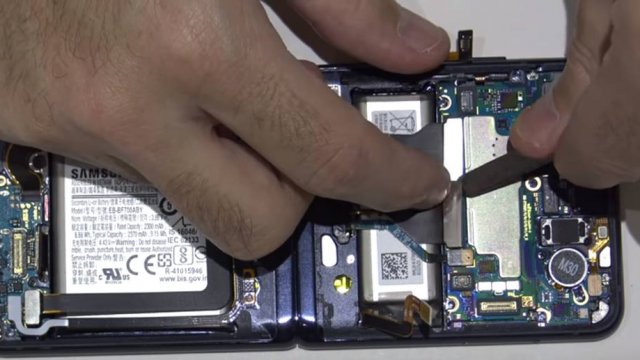 PBKreviews พาทัวร์ภายในเครื่อง Samsung Galaxy Z Flip