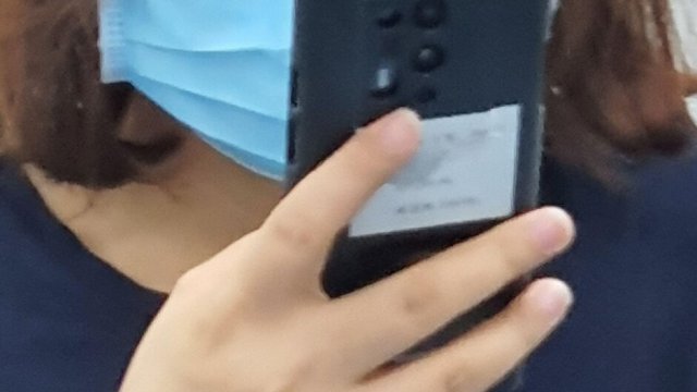 หลุดภาพเครื่อง OnePlus 8 Pro 5G บนรถไฟฟ้า น่าจะเป็นการทดสอบก่อนเปิดตัว