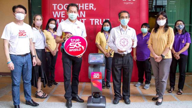True 5G ส่งมอบหุ่นยนต์อัจฉริยะ True5G Connect & Care Tech แก่ รพ.ราชวิถี