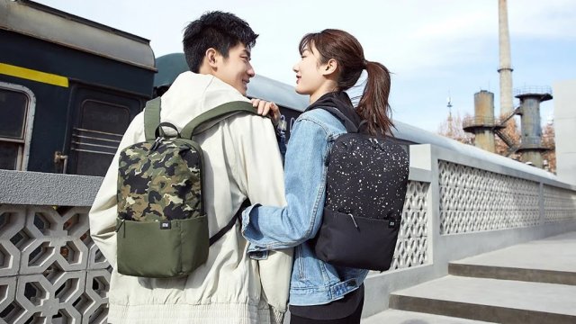 Xiaomi เปิดตัวกระเป๋า Mi Backpack สีใหม่ พร้อมรองเท้า Mijia 4