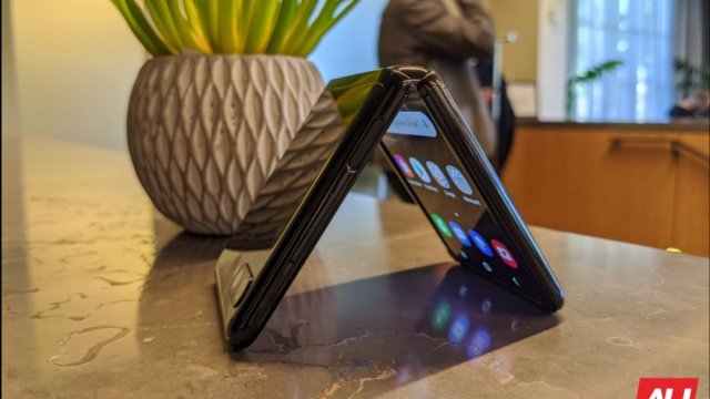 Xiaomi ซุ่มพัฒนาสมาร์ทโฟนจอพับ เล็งใช้จอจาก Samsung