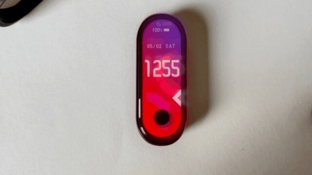 หลุดภาพ Mi Band 5 อัพเกรดจอเต็มพื้นที่มีเจาะรู และมี NFC ในเวอร์ชั่น Global