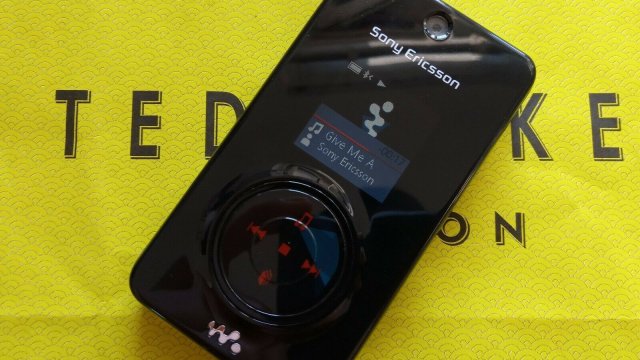 คิดถึงอดีต…เผยภาพ Sony Ericsson W707 มือถือฝาพับที่ไม่มีโอกาสได้แจ้งเกิด