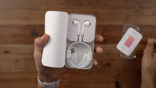 นักวิเคราะห์เผย Apple จะไม่แถมหูฟัง EarPods ใน iPhone 12