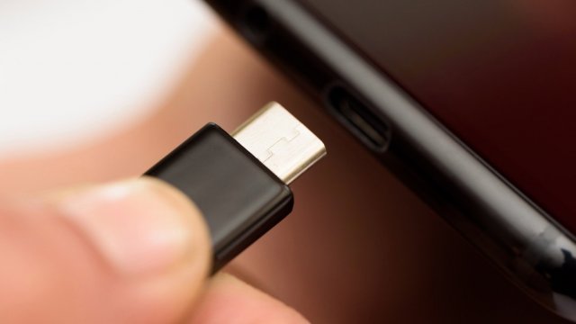 สมาร์ทโฟนมากกว่าครึ่งของตลาดจะหันมาใช้  USB-C