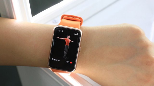พบกับเทรนเนอร์ส่วนตัวคนใหม่ ทุกที่ทุกเวลา เพียงพลิกข้อมือ! กับ HUAWEI Watch Fit