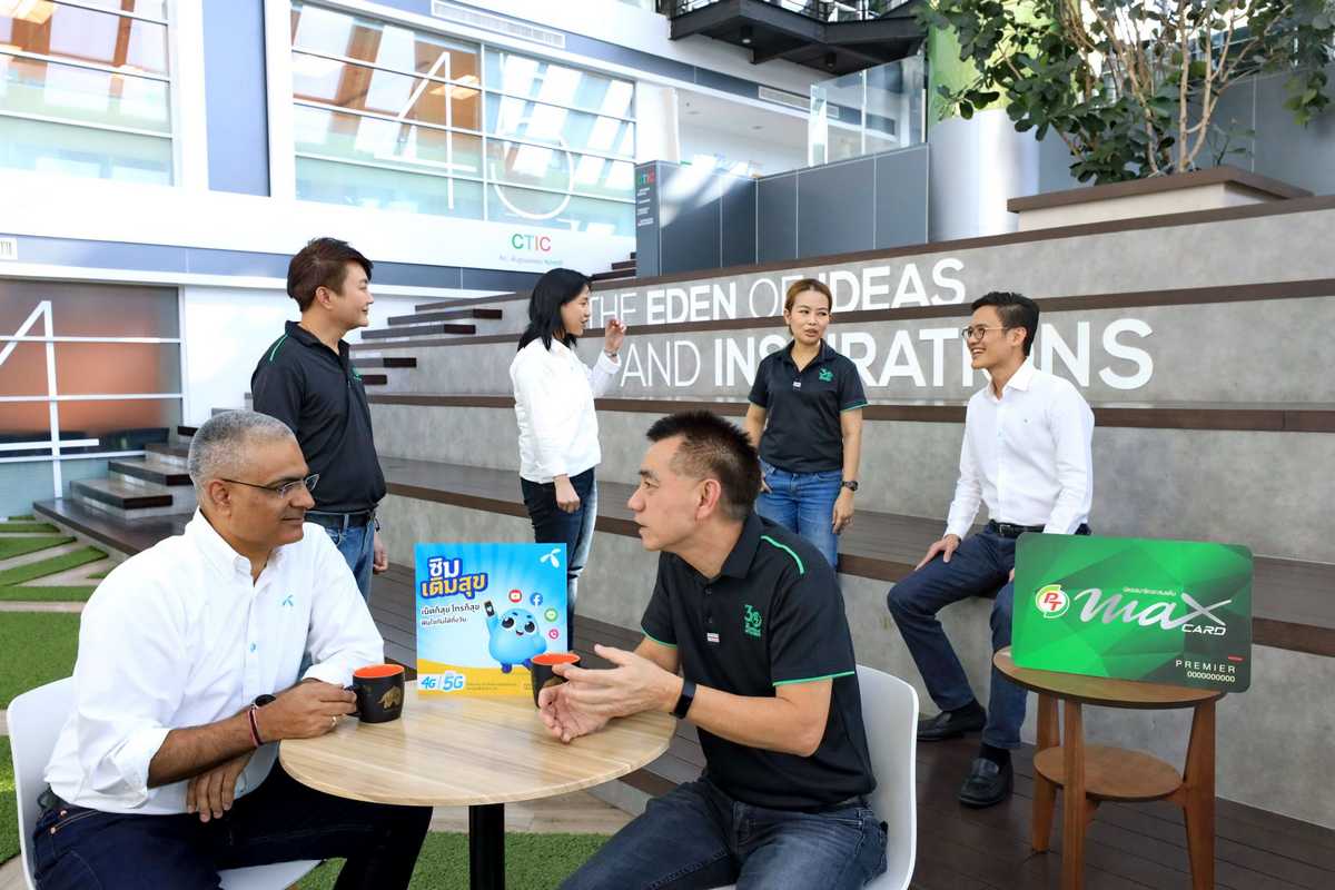 Innovative partnership allows 14 million PT Max cardholders to get dtac Prepaid SIMs while filling up
