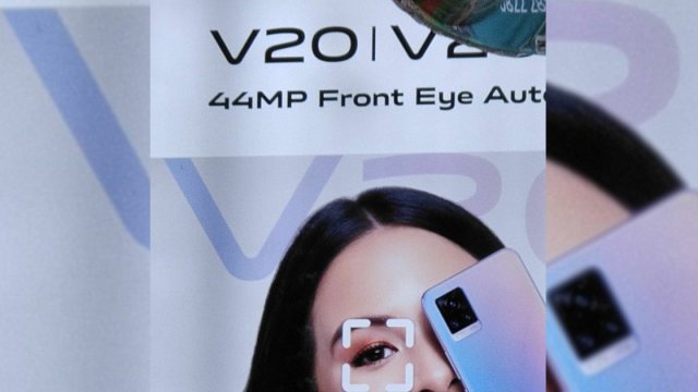 โผล่มานิด ๆ! หลุดภาพ vivo V20 เผยมีกล้องหน้า 44MP ดีไซน์กล้องหลังคล้าย X50 Pro