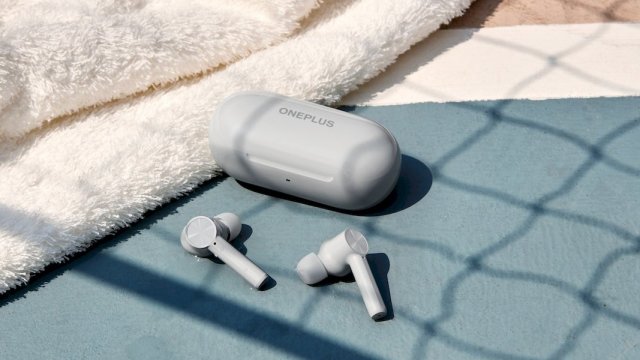 OnePlus เปิดตัว Buds Z หูฟังไร้สายสเปคดีเพียง 1,400 บาท พร้อม Nord สีใหม่