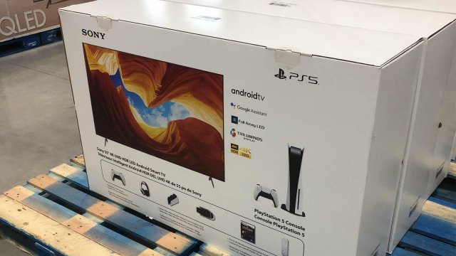 เผยภาพเครื่องบันเดิลจากห้าง Costco ในแคนาดา ไม่รู้ว่าซื้อทีวีแถม PS5 หรือซื้อ PS5 แถมทีวี!