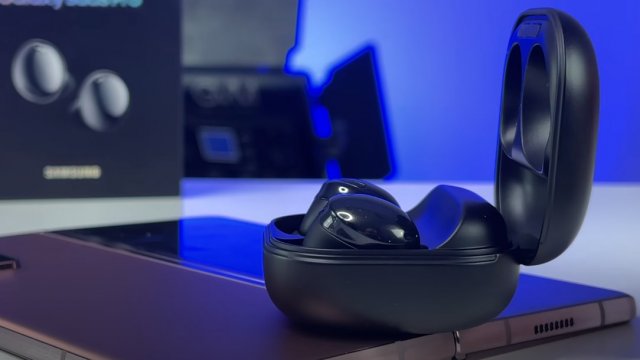 ไม่รอเปิดตัว!? โผล่คลิป Hands-on หูฟังใหม่ Samsung Galaxy Buds Pro
