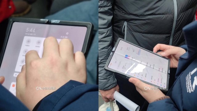 หลุดภาพมือถือจอพับได้ของ Xiaomi บนรถไฟฟ้า ที่น่าจะเป็นการทดสอบใช้งานจริง