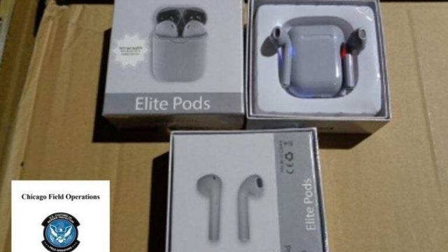 สหรัฐฯ ตรวจยึด Apple AirPods ปลอมจากจีนมูลค่า 225 ล้านบาท