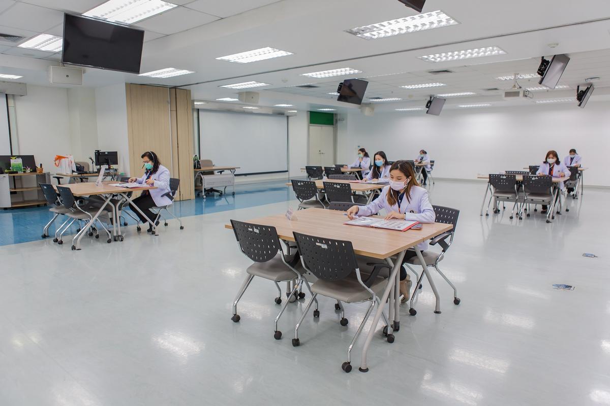 AIS 5G เปิดสายด่วน “Are U OK ?”