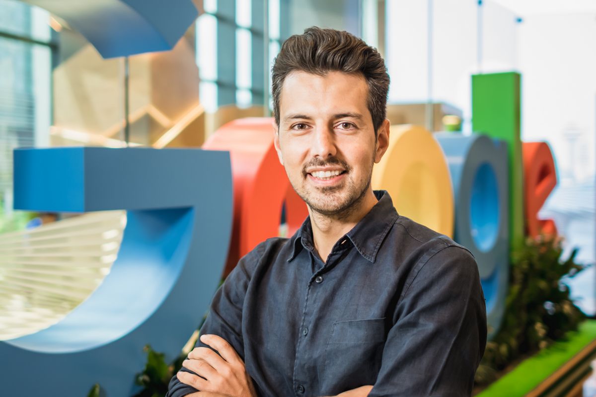 AIS จับมือ Google และ MRT