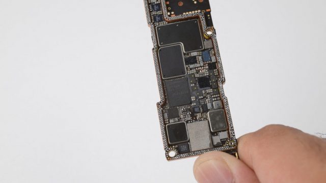 iFixit แกะ iPhone 14 เผยใช้โมเด็ม Qualcomm X65 เชื่อมต่อดาวเทียม พร้อมฮาร์ดแวร์ที่ปรับแต่งเอง