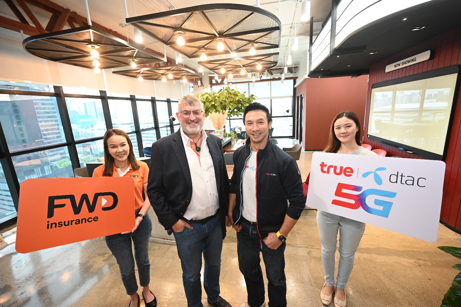 มั่นใจปลอดภัยกว่าเมื่อเป็นลูกค้าทรูและดีแทค … ทรู คอร์ปอเรชั่น ผนึก FWD ประกันชีวิต มอบความคุ้มครองลูกค้า สมัครแพ็กรายเดือนและเติมเงิน พิเศษลูกค้าทรูออนไลน์รับเพิ่มประกันภัยที่อยู่อาศัย