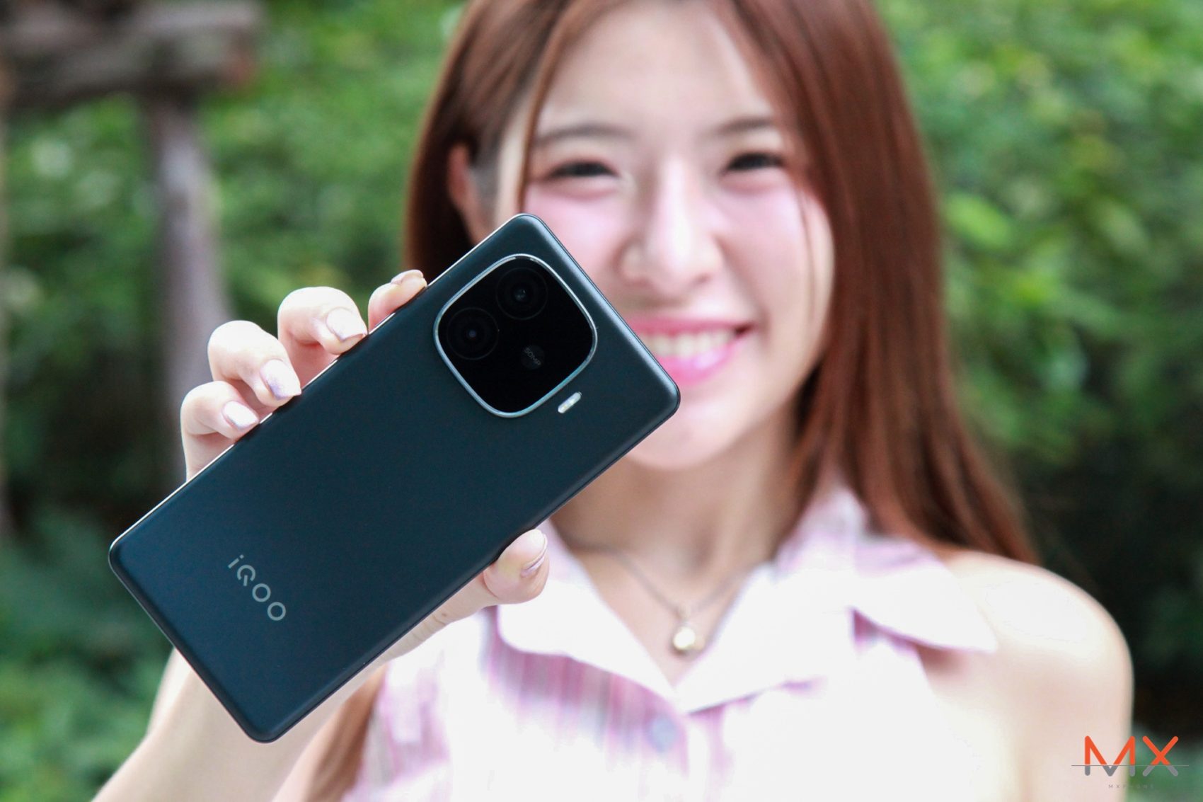 iQOO Z9 5G iQOO Z9x 5G รีวิว