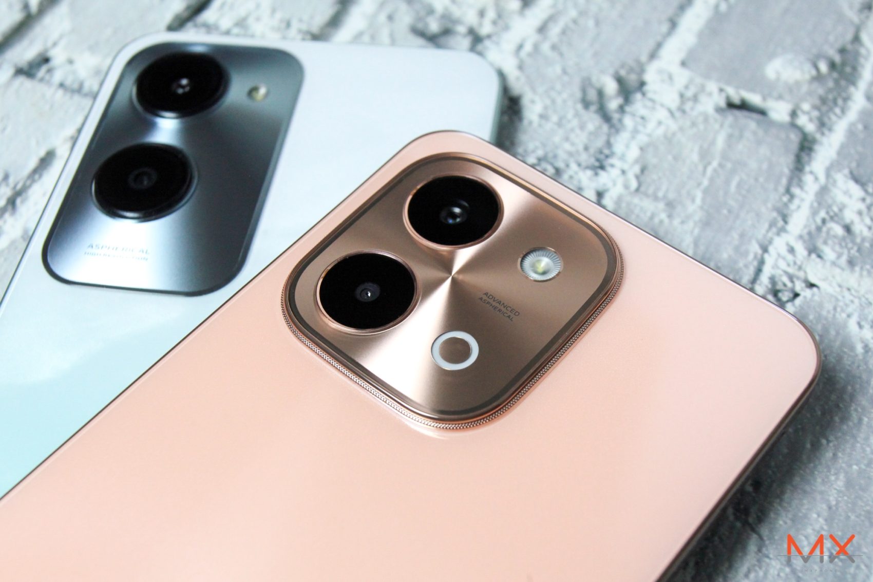 vivo Y28 รีวิว vivo Y18 รีวิว