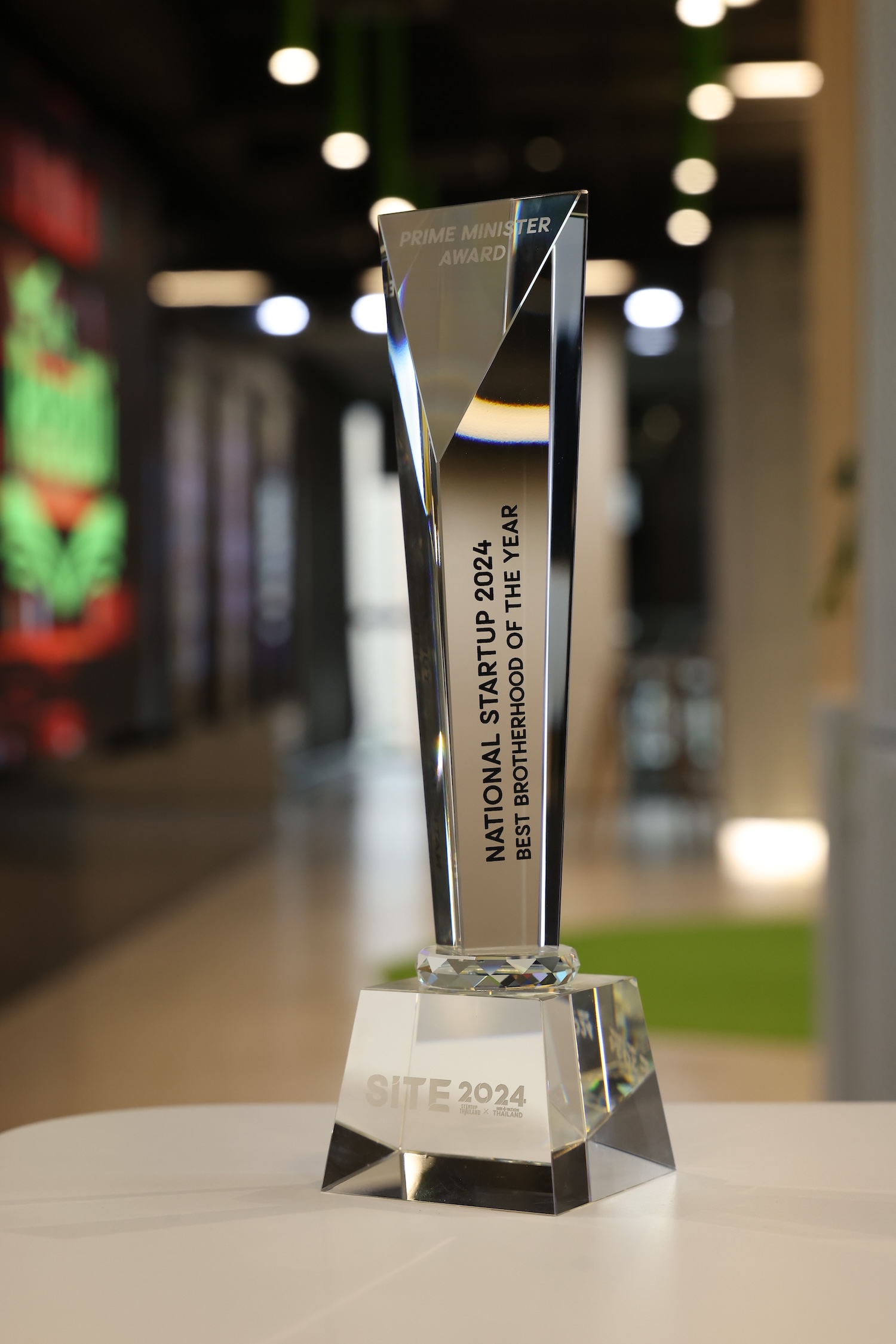 AIS ยืนหนึ่งวงการสตาร์ทอัพไทย คว้ารางวัล Prime Minister Award ในหมวด National Startup 2024 สาขา Best Brotherhood of the Year  ตอกย้ำเป้าหมาย Partnership for Inclusive Growth การทำงานเพื่อสร้างโอกาสการเติบโตร่วมกันอย่างยั่งยืน