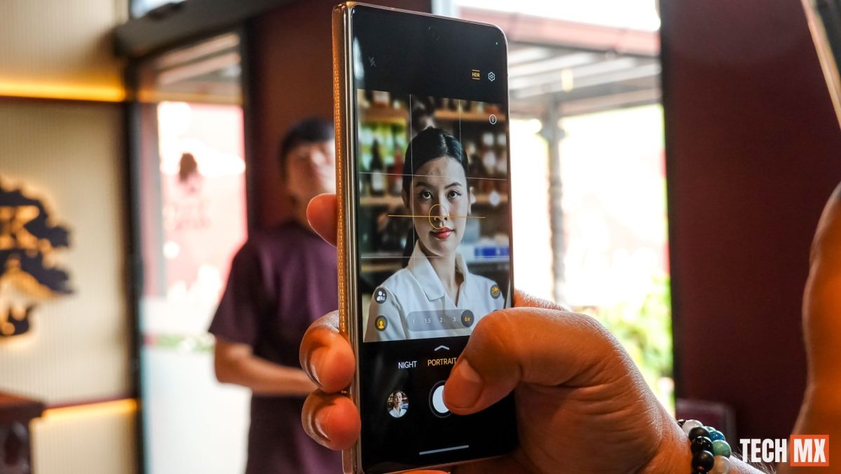 HONOR Magic V5